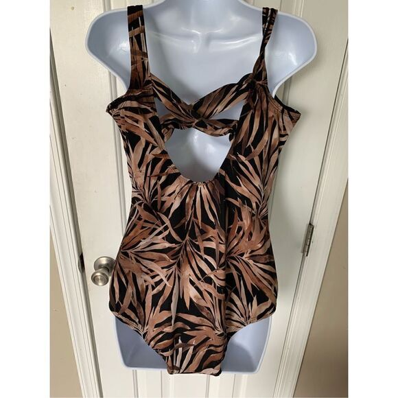 Lands end size 14 D one piece bikini - Picture 2 of 4